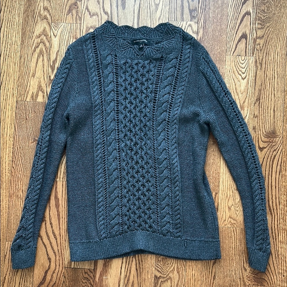 Banana Republic Women's Gray Cable Knit Sweater